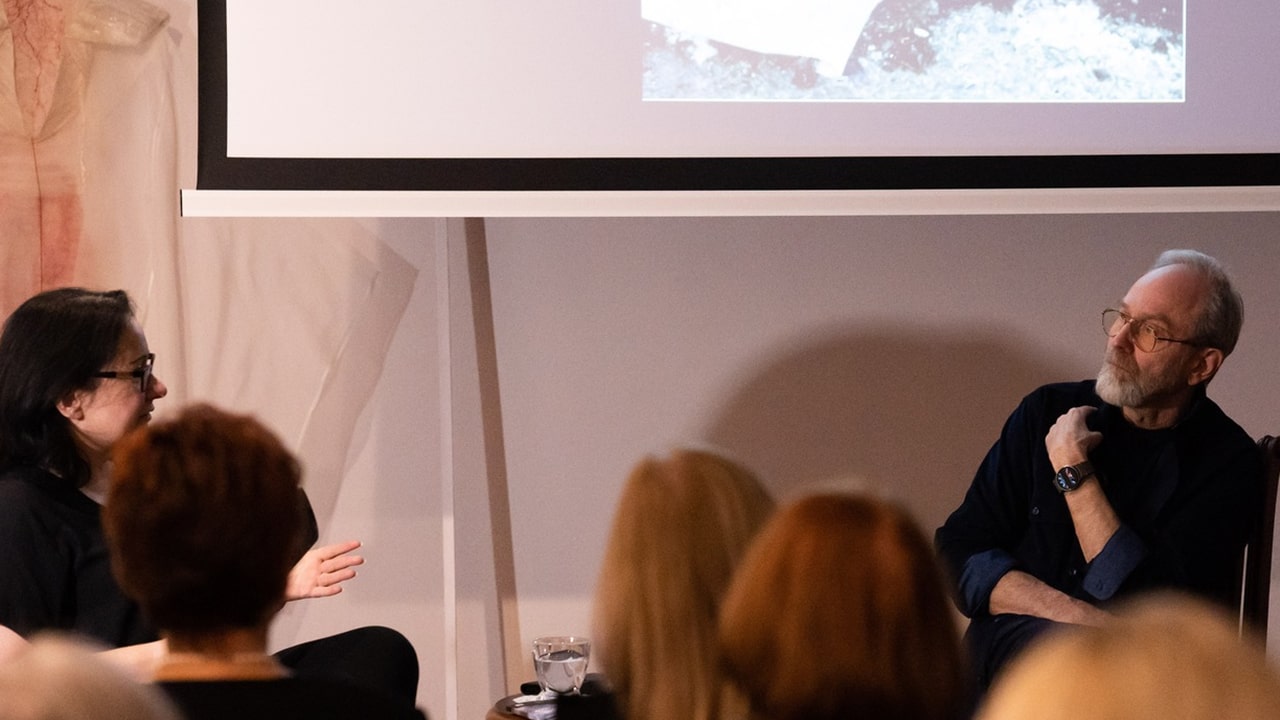 Premiera tomu yizkor